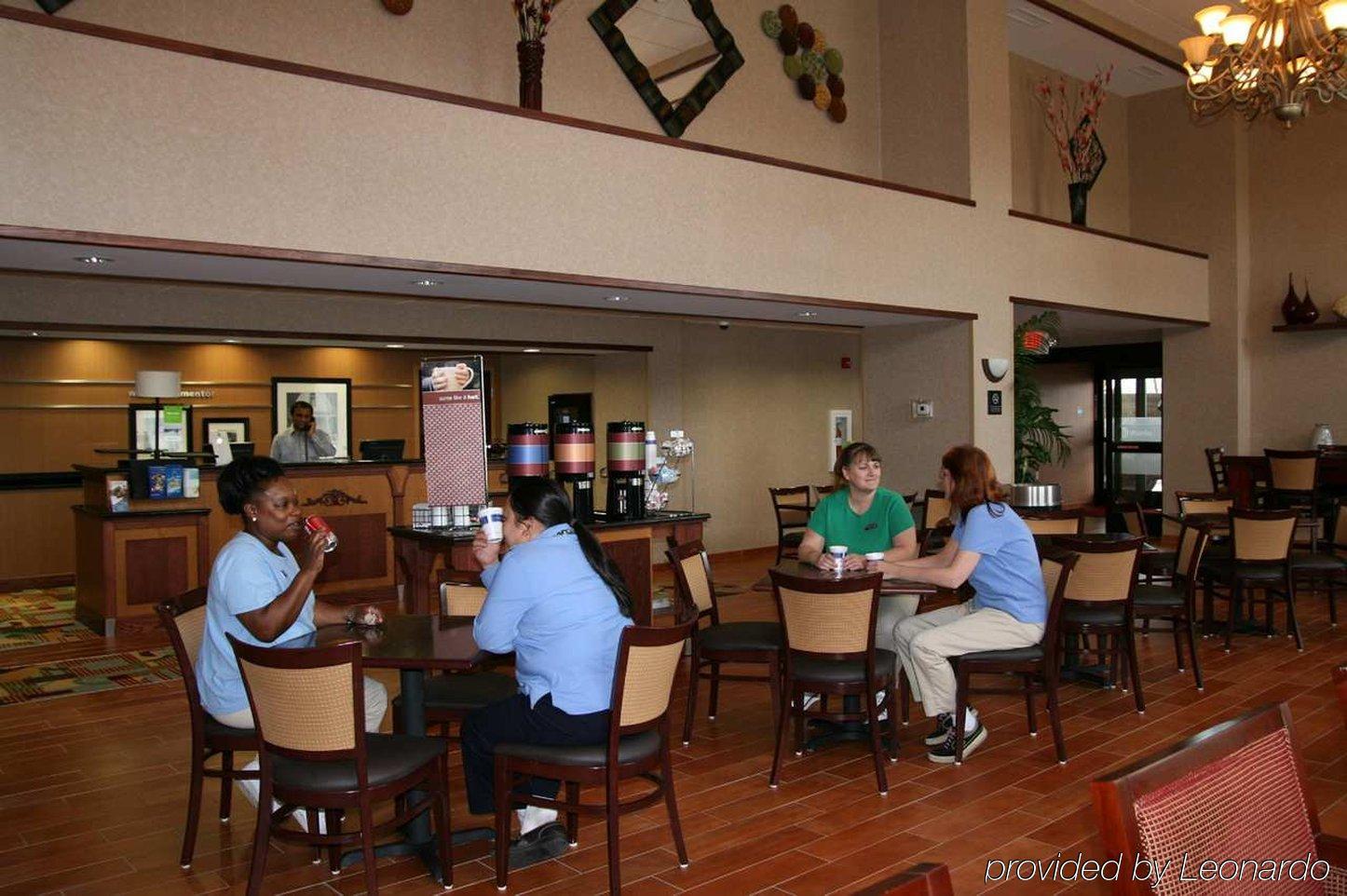 Hampton Inn & Suites Cleveland-Mentor Restaurant bilde