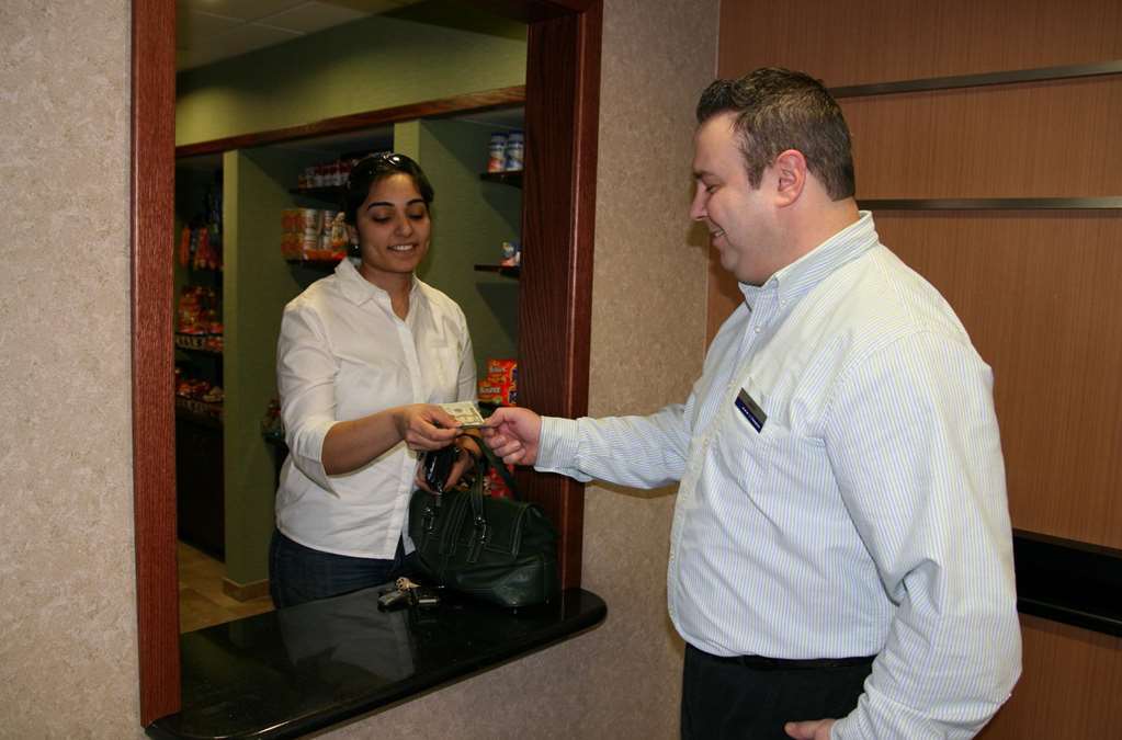Hampton Inn & Suites Cleveland-Mentor Restaurant bilde